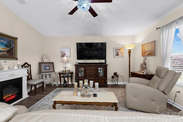 3582 Conley Dr, Cantonment, FL 32533