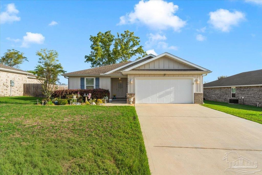 3582 Conley Dr, Cantonment, FL 32533