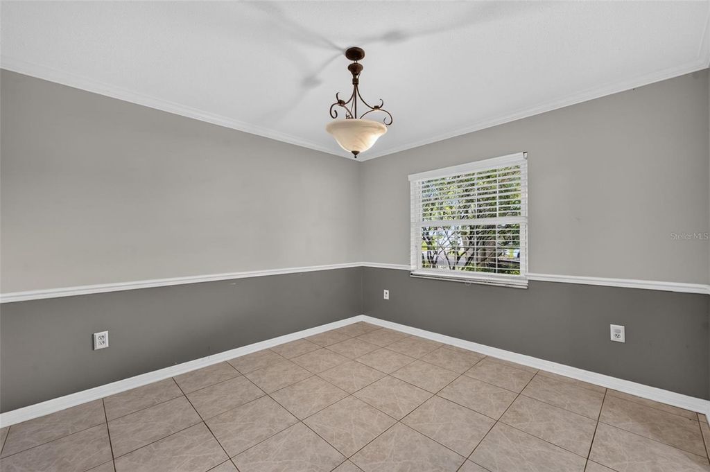 Image 10 of property listing at 3240 TOURAINE AVENUE, Orlando, FL 32812