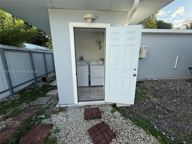 501 S 61st Ter, Hollywood, FL 33023