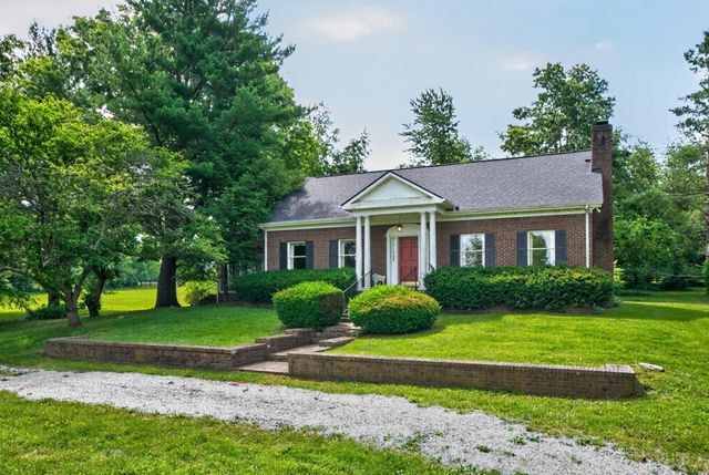 3750 Keene Troy Pike, Versailles, KY 40383