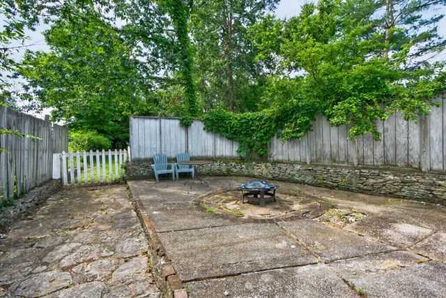 3750 Keene Troy Pike, Versailles, KY 40383