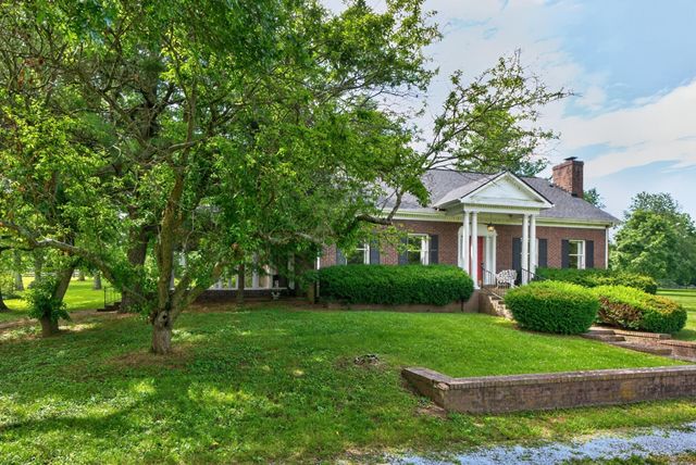 3750 Keene Troy Pike, Versailles, KY 40383