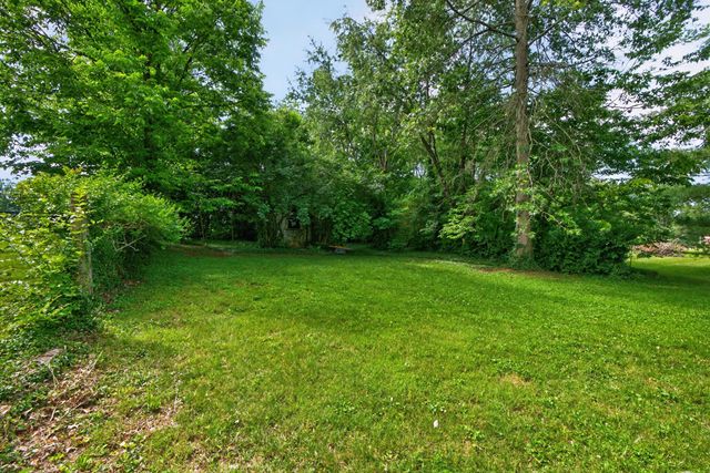3750 Keene Troy Pike, Versailles, KY 40383