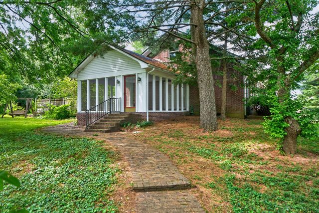 3750 Keene Troy Pike, Versailles, KY 40383