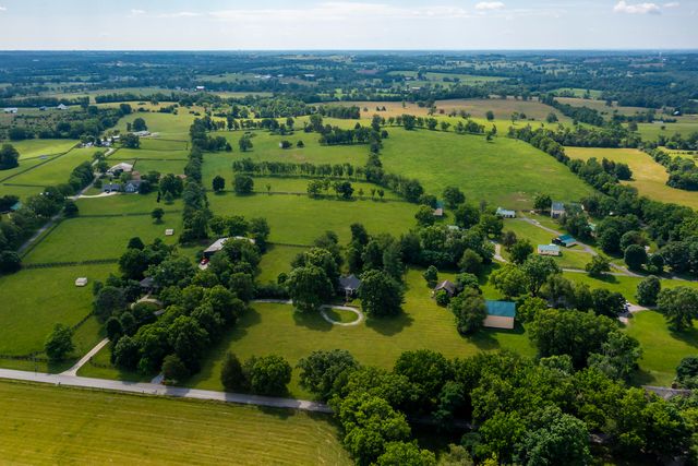 3750 Keene Troy Pike, Versailles, KY 40383