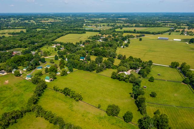 3750 Keene Troy Pike, Versailles, KY 40383