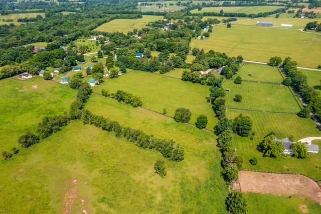3750 Keene Troy Pike, Versailles, KY 40383