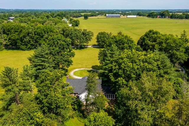 3750 Keene Troy Pike, Versailles, KY 40383