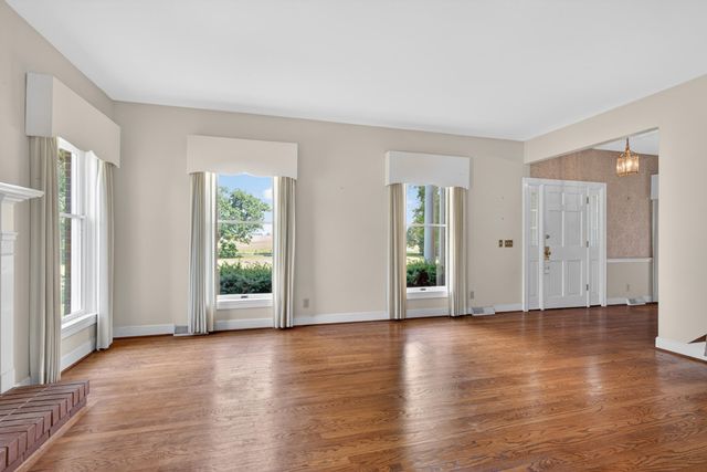 3750 Keene Troy Pike, Versailles, KY 40383