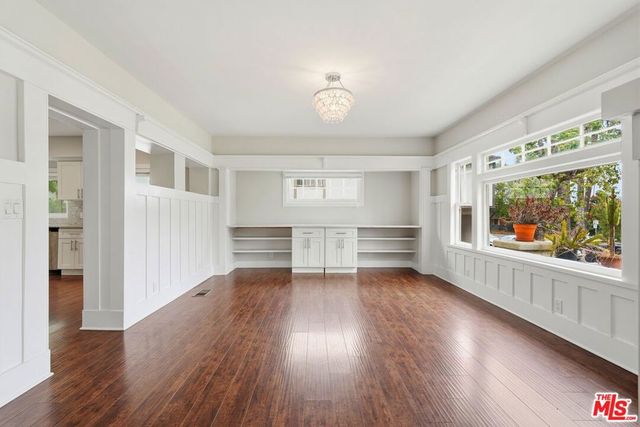 2017 S La Salle Avenue, Los Angeles, CA 90018