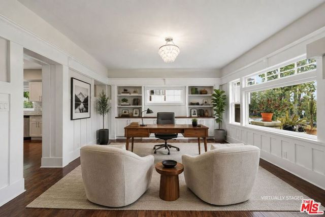 2017 S La Salle Avenue, Los Angeles, CA 90018