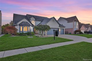16282 Sassafras Lane, Macomb, MI 48044