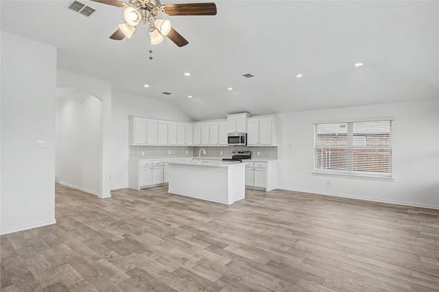 2568 Hadley Street, Weatherford, TX 76087