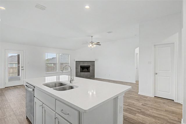 2568 Hadley Street, Weatherford, TX 76087