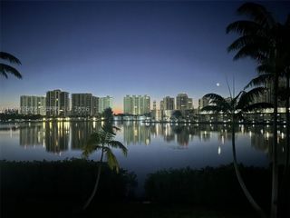 2861 NE Leonard Dr F206, Aventura, FL 33160