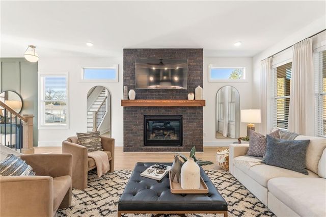 208 Knollwood Bend, Canton, GA 30015