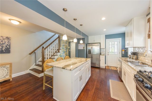 18707 Scottsdale Boulevard, Shaker Heights, OH 44122