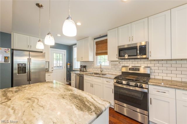 18707 Scottsdale Boulevard, Shaker Heights, OH 44122
