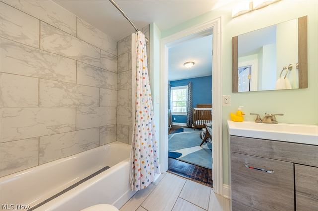 18707 Scottsdale Boulevard, Shaker Heights, OH 44122