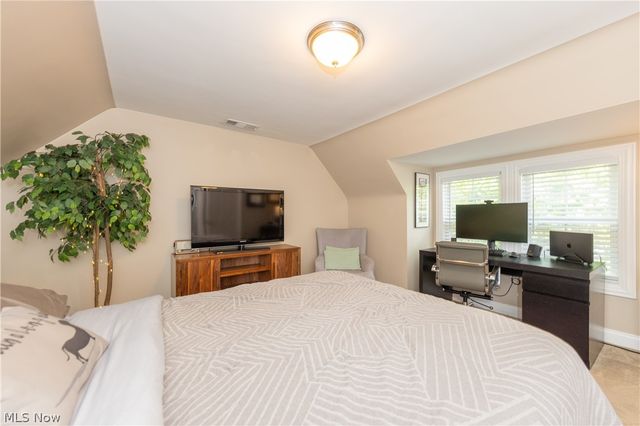 18707 Scottsdale Boulevard, Shaker Heights, OH 44122