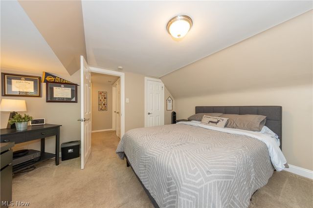 18707 Scottsdale Boulevard, Shaker Heights, OH 44122