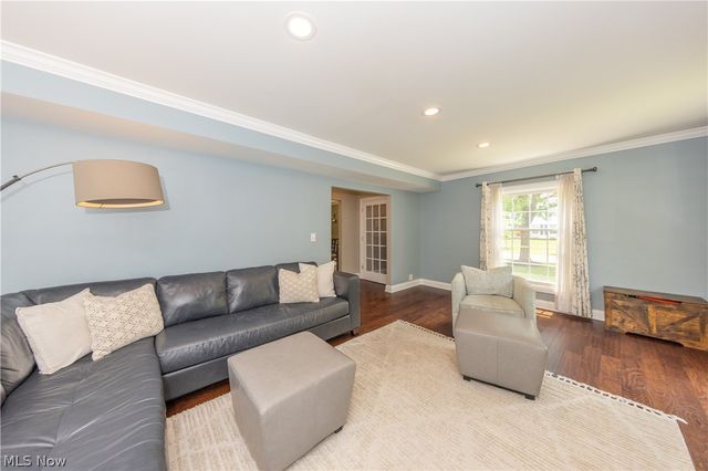 18707 Scottsdale Boulevard, Shaker Heights, OH 44122