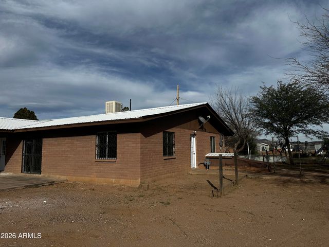 217 E 21ST Street, Douglas, AZ 85607