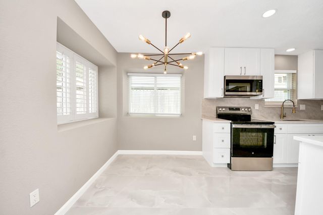 16222 Forest Bend Avenue, Friendswood, TX 77546