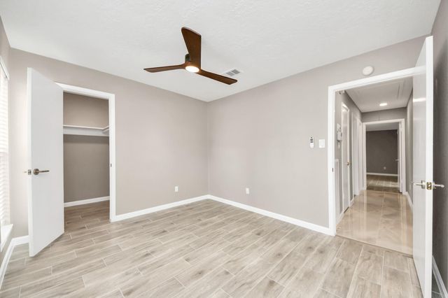 16222 Forest Bend Avenue, Friendswood, TX 77546