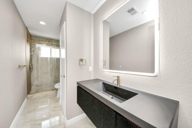 16222 Forest Bend Avenue, Friendswood, TX 77546