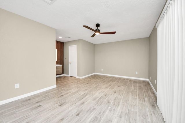 16222 Forest Bend Avenue, Friendswood, TX 77546