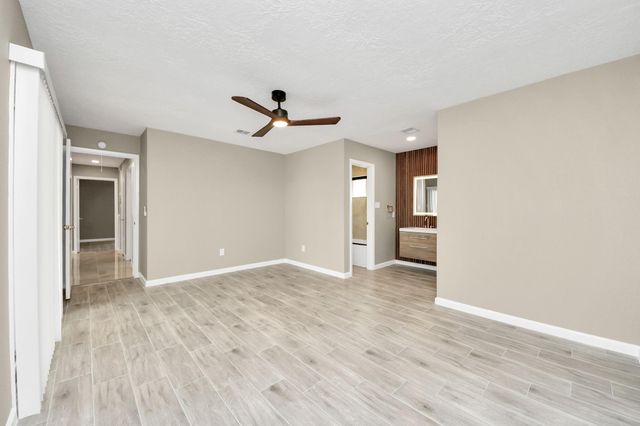 16222 Forest Bend Avenue, Friendswood, TX 77546