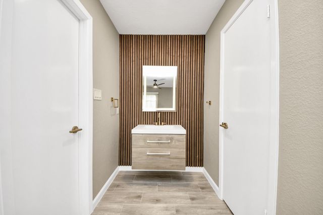 16222 Forest Bend Avenue, Friendswood, TX 77546