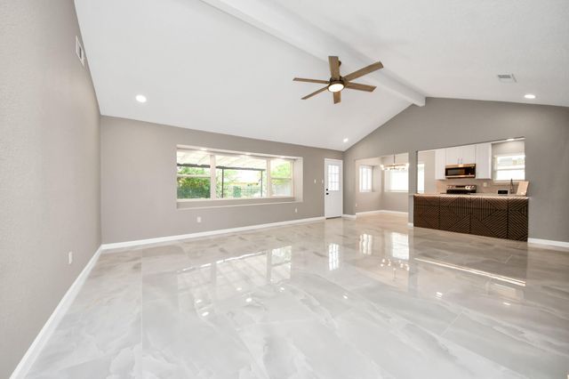 16222 Forest Bend Avenue, Friendswood, TX 77546