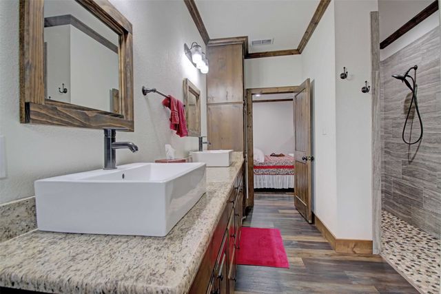 6031 County Road 401, Grandview, TX 76050