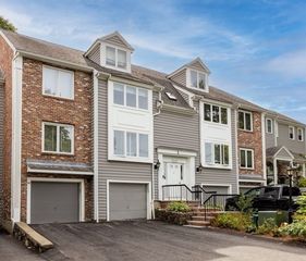 84 Walpole St 1C, Canton, MA 02021