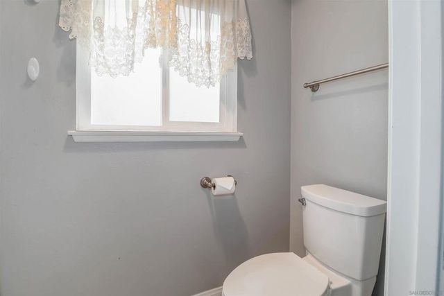 914 La Tierra Dr, San Marcos, CA 92078