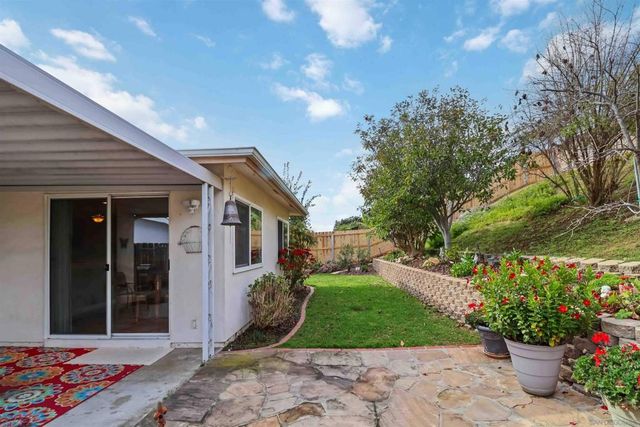 914 La Tierra Dr, San Marcos, CA 92078