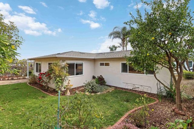 914 La Tierra Dr, San Marcos, CA 92078