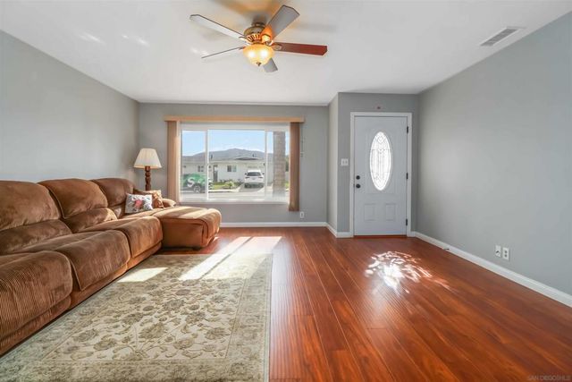 914 La Tierra Dr, San Marcos, CA 92078