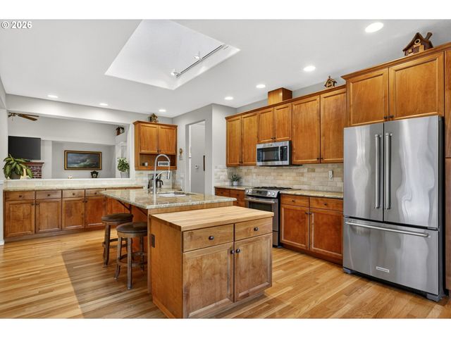 13482 Sw ASCENSION Dr, Portland, OR 97223