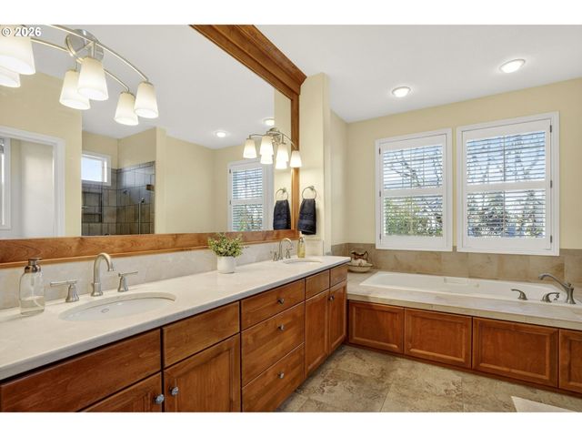 13482 Sw ASCENSION Dr, Portland, OR 97223