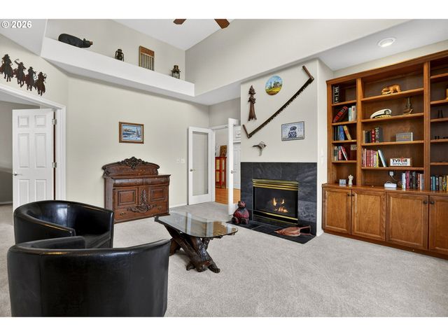 13482 Sw ASCENSION Dr, Portland, OR 97223