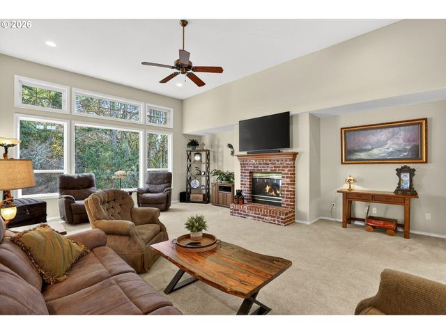 13482 Sw ASCENSION Dr, Portland, OR 97223