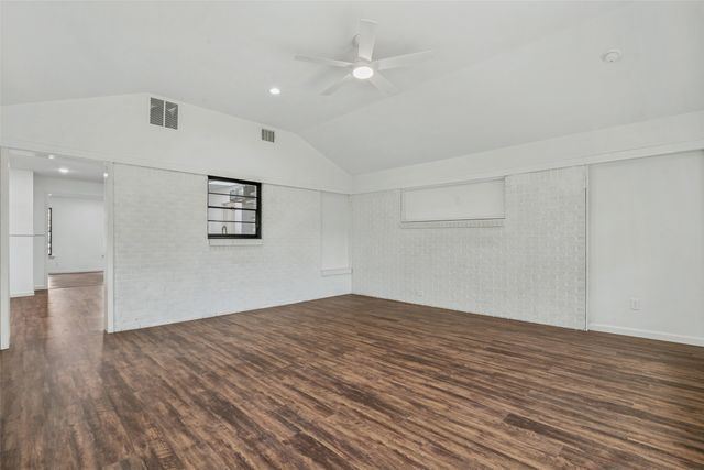 1018 W Avenue F, Garland, TX 75040