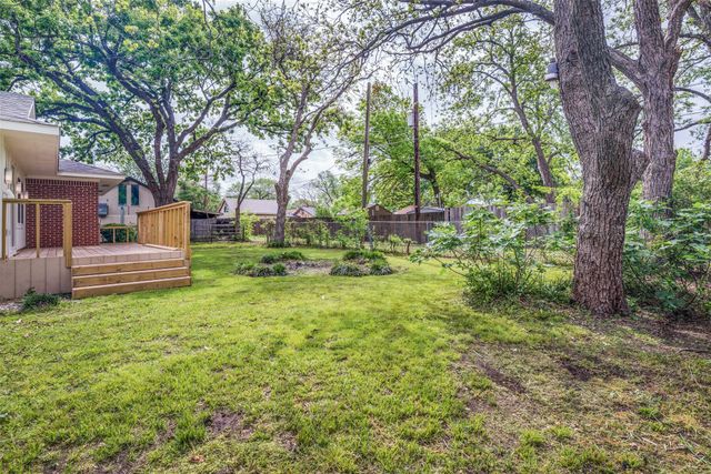 1018 W Avenue F, Garland, TX 75040