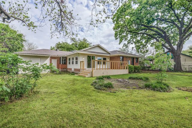 1018 W Avenue F, Garland, TX 75040