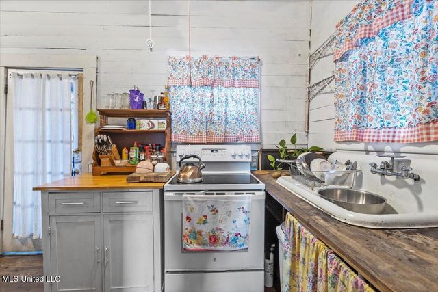 2320 24th Avenue, Gulfport, MS 39501