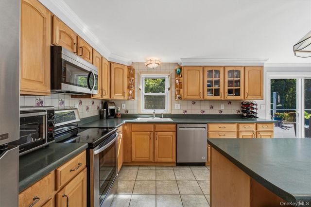 77 Robin Drive, Carmel, NY 10512